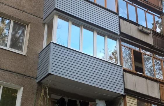 Теплое остекление полу-балкона, Г-образный, хрущевка 3,2x0,8 Балкон-Плюс